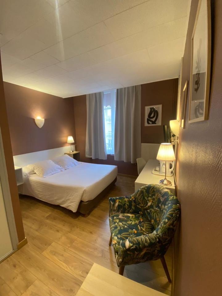 Charleville-Mézières Hotel Le Pelican מראה חיצוני תמונה